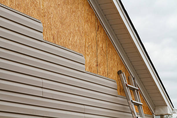 Professional Fiber Cement Siding technician working in Prince George, VA